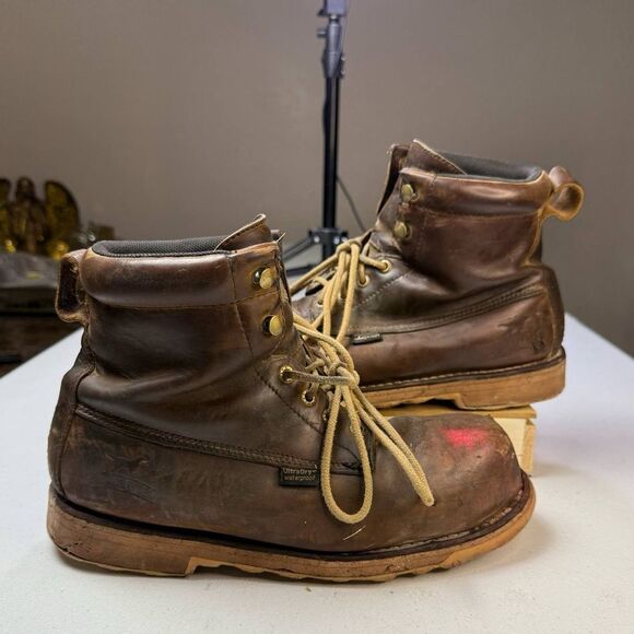 Red Wing Irish Setter Boots Mens 8.5 WIDE Wingshooter ST Safety Toe Work Shoe - Picture 1 of 12